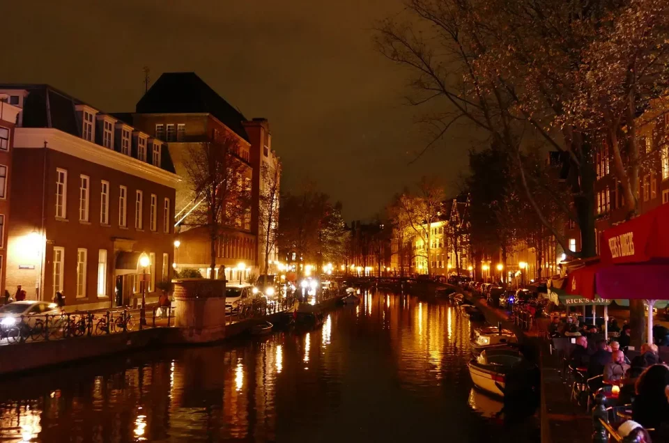 Amesterdão: a capital da Holanda que tem tudo para oferecer